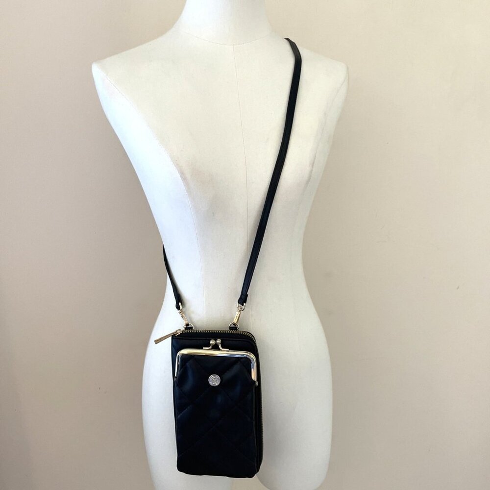 Carpisa Crossbody Bag Wallet Clutch Removable Strap Black Quilted Kiss Lock